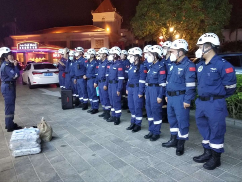 Taimakawa juna da aiki tare don yakar cutar: Bailikind ya ba da gudummawar abin rufe fuska na tiyata da safar hannu na nitrile ga Xiamen